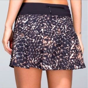 LULULEMON Pace Rival tennis skirt skort 6 regular 13” sugar crush galaxy black